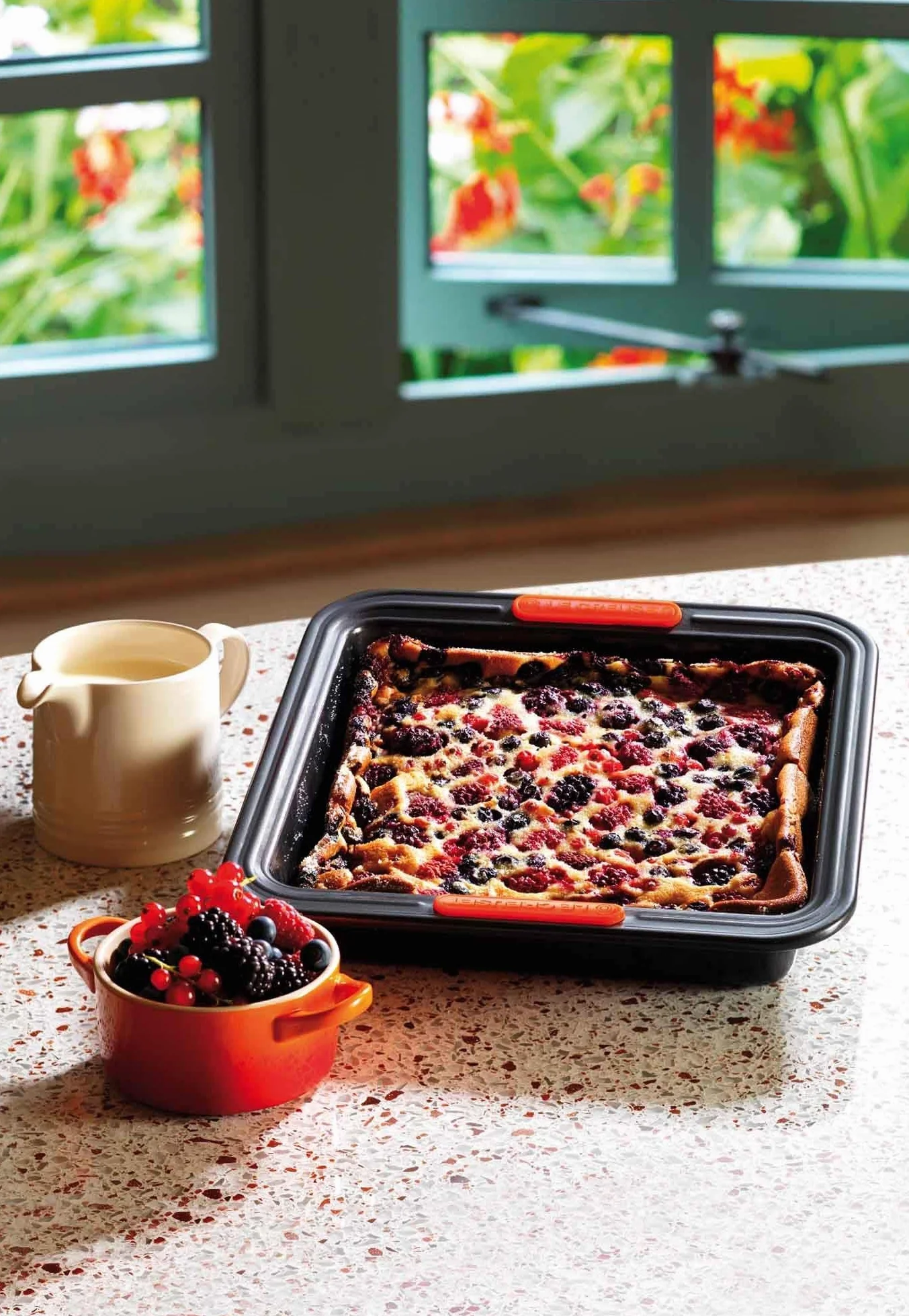 Le Creuset Nieprzywierająca forma do pieczenia stal węglowa kwadratowa 23 x 23 x 5 cm czarna