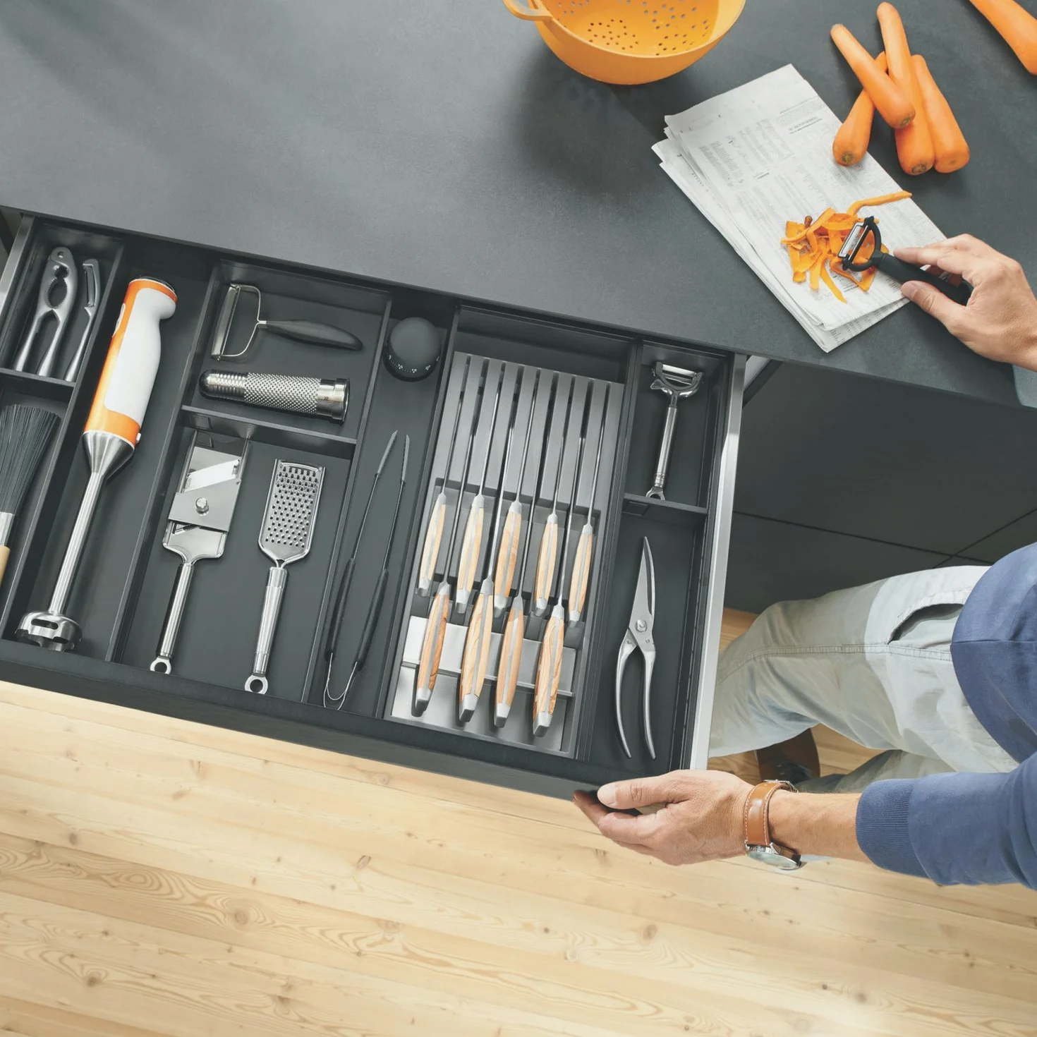 Blum 9809820 Uchwyt na noże Ambia-Line ZC7M0200 Orion Szary