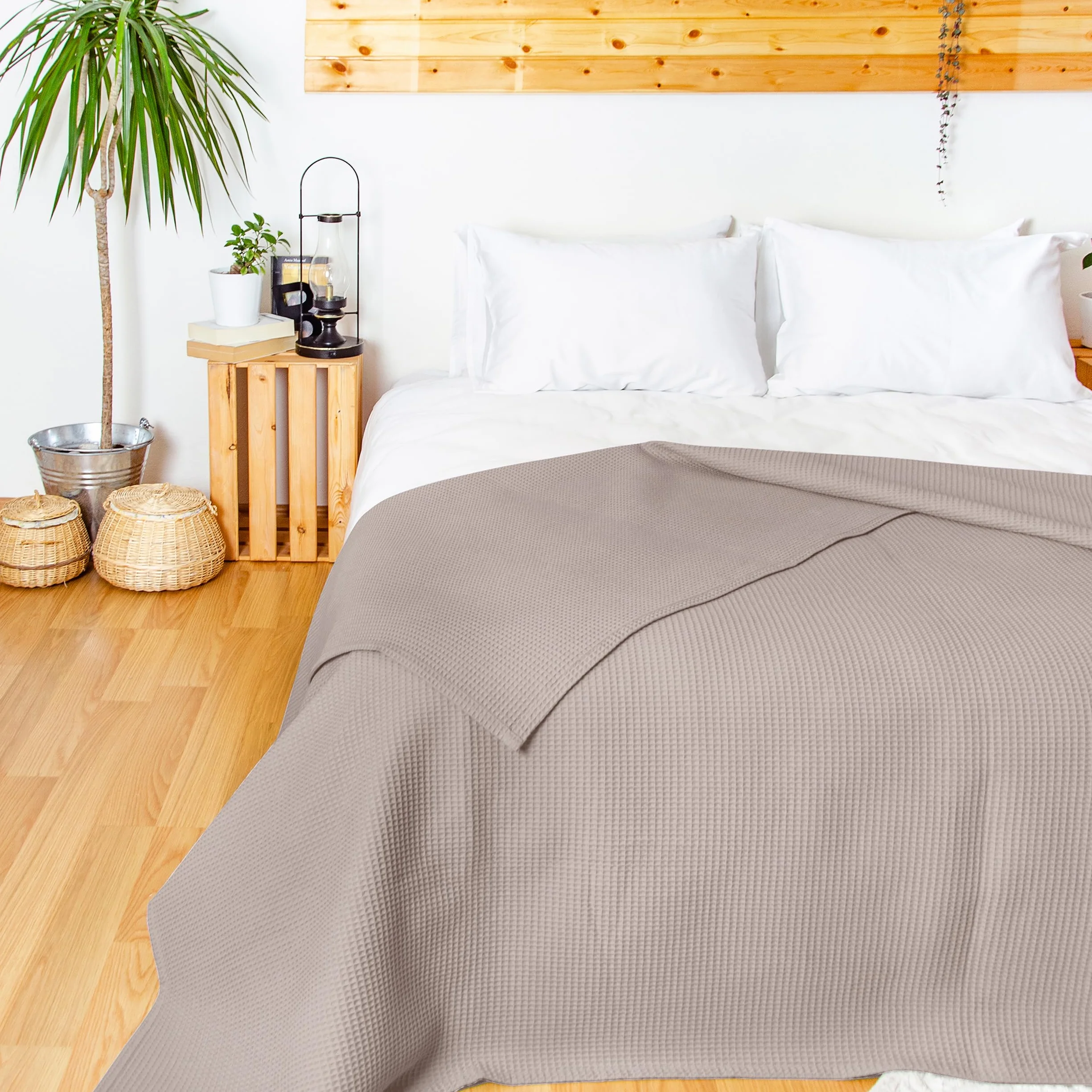 LAYNENBURG Narzuta premium 180 x 220 cm - Waflowa pique 100% bawełna - lekka narzuta domowa o wyglądzie waflowym - narzuta bawełniana jako narzuta na łóżko, narzuta na sofę, narzuta na kanapę - koc na