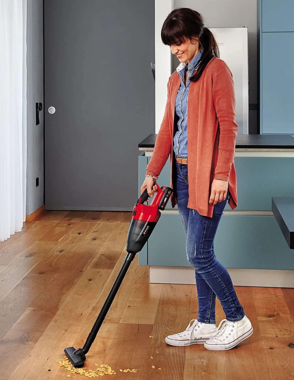 Einhell Akumulatorowy odkurzacz ręczny TE-VC 18 Li-Solo Power X-Change (litowo-jonowy, pojemnik na kurz 540 ml, w tym 3 ssawki, przedłużenie, uchwyt ścienny, bez akumulatora i ładowarki)