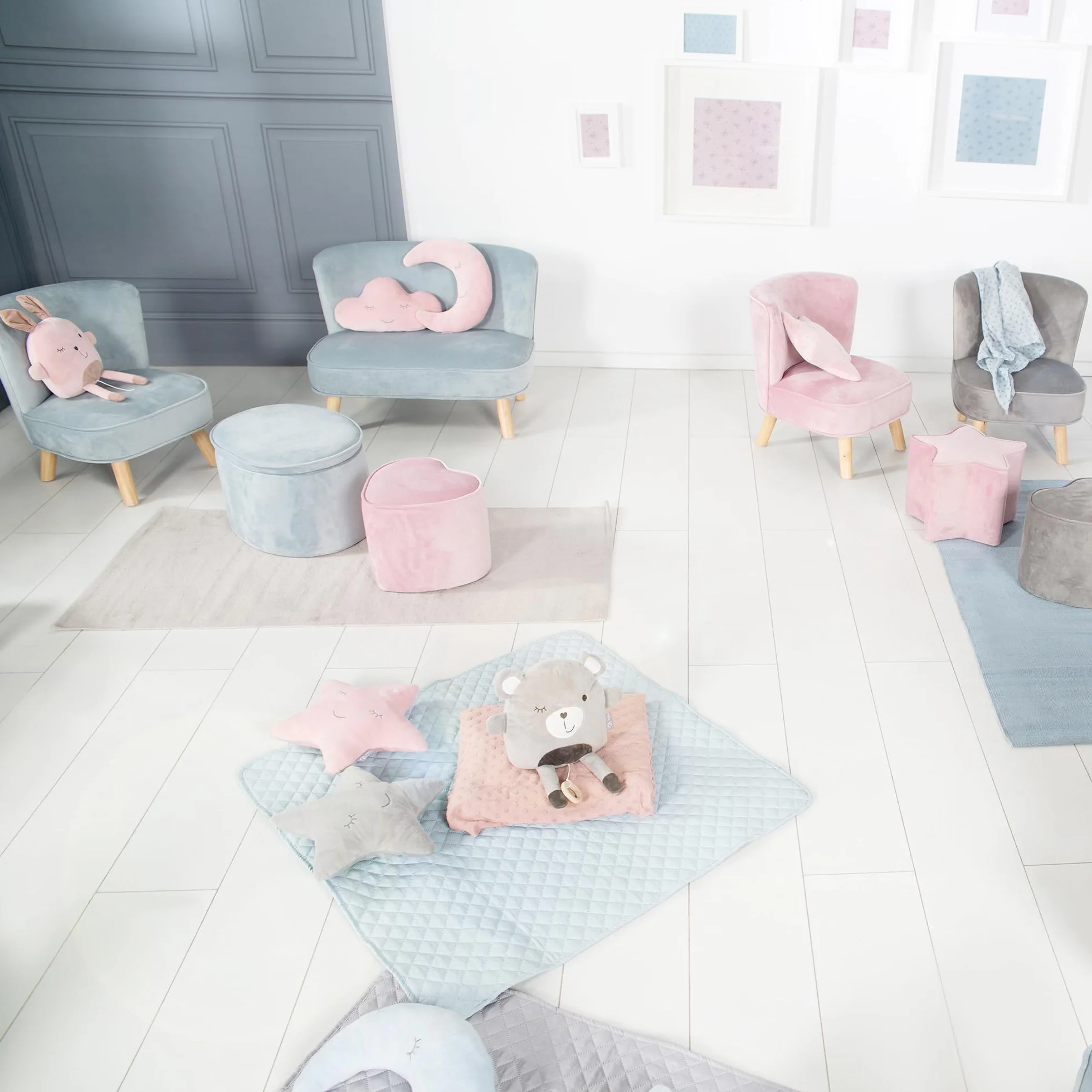roba Taboret dziecięcy Lil Sofa w kształcie serca - Wygodny taboret w różowym welurowym materiale - Pufa do pokoju dziecięcego - Wysokość siedziska 24 cm