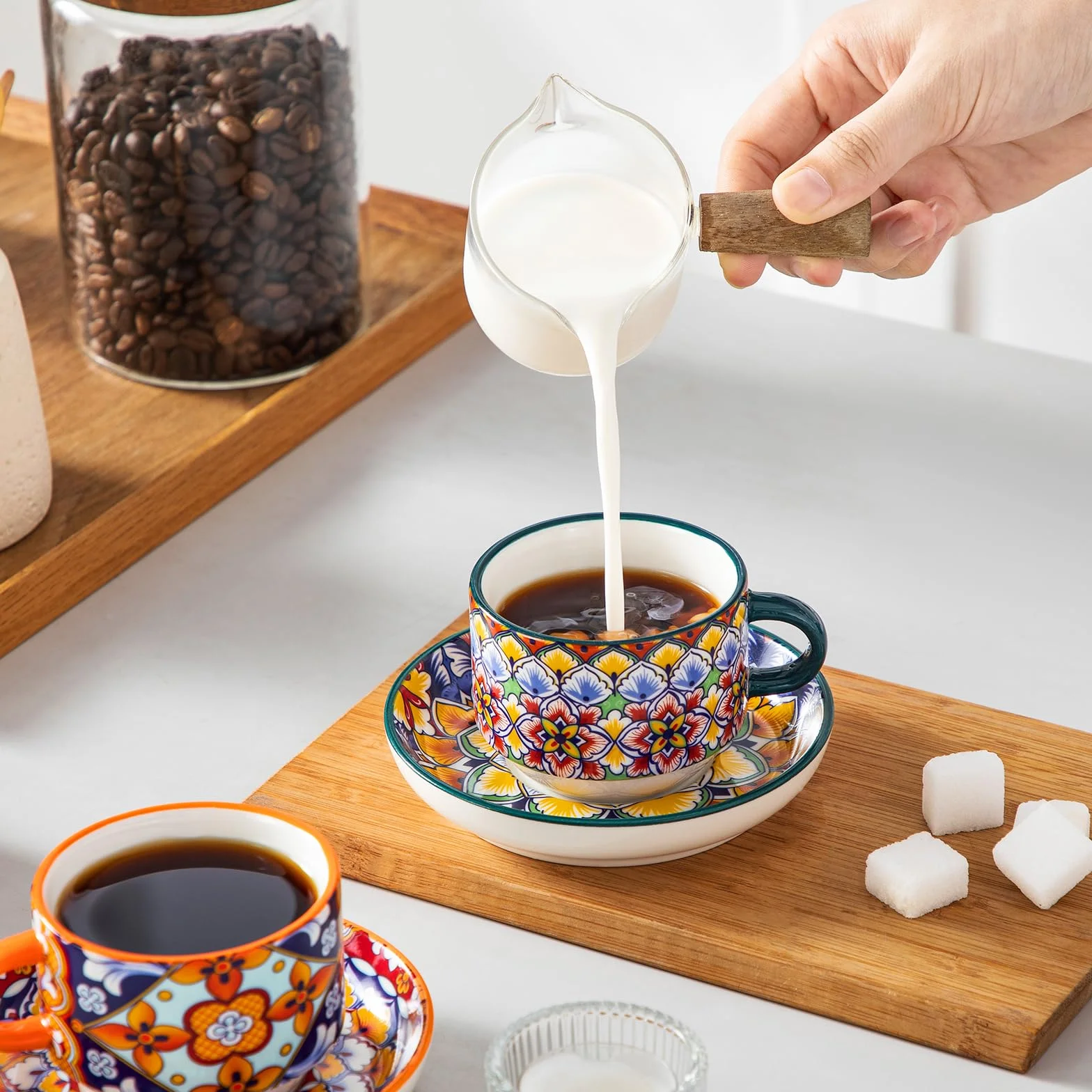 Vancasso Zestaw filiżanek SIMI 4 x 120ml porcelanowe do espresso z metalowym stojakiem