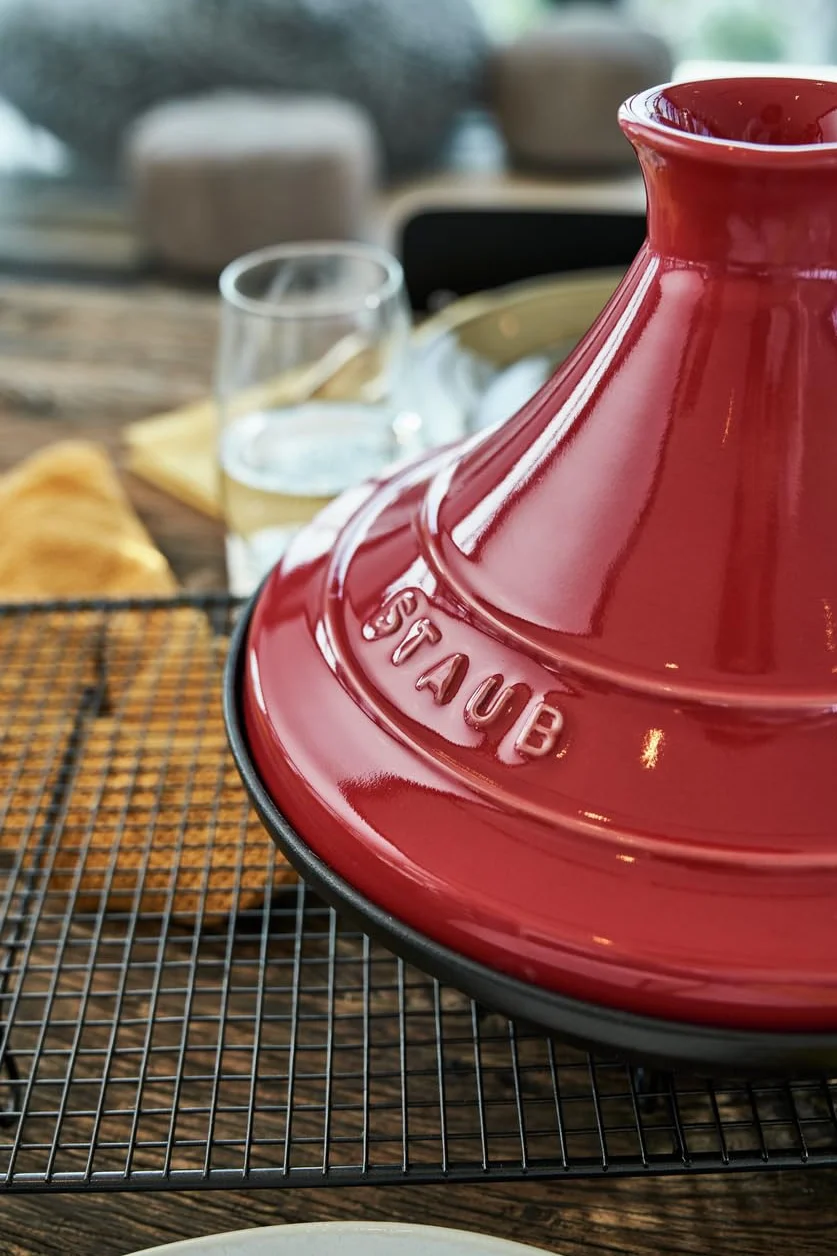 Staub Tajine, Gusseisen, Kirschrot, 28 x 28 x 20 cm, 1 Einheiten